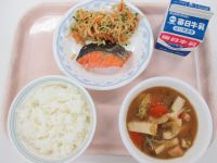 鮭の塩焼き　ごま酢和え　みそ汁