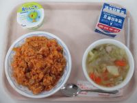 チキンライス　ウインナーのスープ　青りんごゼリー