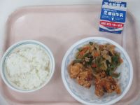 チンジャオロース　鶏のから揚げ