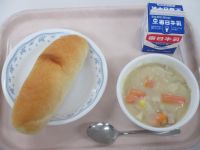 コッペパン　クリームシチュー