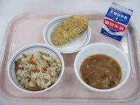 きんぴら寿司　さつま芋の天ぷら　みそ汁