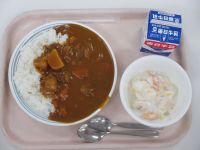 カレーライス　フルーツヨーグルト