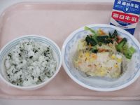 わかめご飯　ささみのホイル焼き　ツナあえ