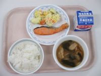 鮭の塩焼き　ポテトサラダ　みそ汁