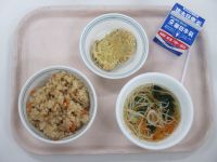 炊き込みご飯　さつま芋の天ぷら　そうめん汁