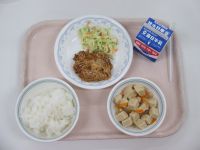 鶏肉のパン粉焼き　キャベツのサラダ　高野の煮物