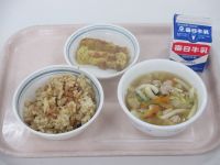 とりごぼうご飯　かやくうどん　ちくわの黄金揚げ
