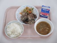 くじらの竜田揚げ　ナムル　みそ汁