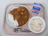 カレーライス　フルーツヨーグルト