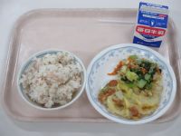 梅ちりご飯　ウインナーのかき揚げ　ツナ和え