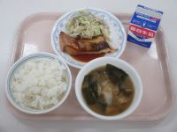 ブリの照り焼き　ごぼうサラダ　みそ汁