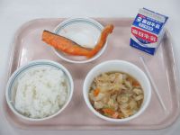 鮭の塩焼き　厚揚げの煮物