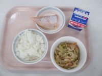 鮭の塩焼き　厚揚げの煮物