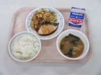 ブリの照り焼き　梅おかか和え　味噌汁