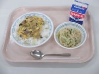 親子どんぶり　春雨のマヨサラダ