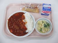 ハヤシライス　ブロッコリーのサラダ　プチクレープ(チョコ)