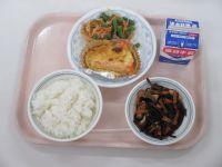 鮭のマヨネーズ焼き　いんげんのごま和え　ひじきの煮物