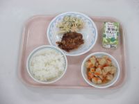 鶏肉のパン粉焼き　マカロニサラダ　高野の煮物