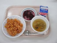 チキンライス　やさいスープ　ダイスカットぶどうゼリー