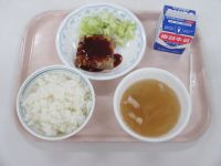 ミートローフ　ゆでキャベツ　オニオンスープ