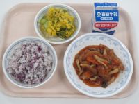 ゆかりご飯・魚の野菜あんかけ・かぼちゃサラダ