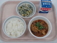 豚肉のケチャップ煮・いんげんサラダ