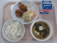 鶏肉のレモン揚げ・ポテトサラダ・味噌汁