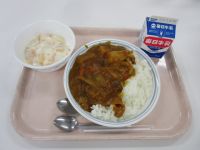 カレーライス・フルーツヨーグルト