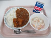 カレーライス・フルーツヨーグルト