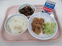 豚の生姜焼き・ボイルキャベツ・大豆の磯煮