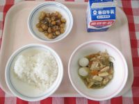 ごはん・牛乳・八宝菜・大豆とじゃこのごまがらめ