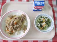 肉どんぶり・牛乳・すのもの