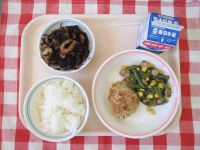 ごはん・牛乳・とりにくのパン粉焼き・いんげんソテー・ひじきの煮物