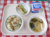 とりごぼうごはん・牛乳・ちくわのいそべあげ・そうめん汁
