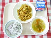 ゆかりごはん・牛乳・やきそば・中華スープ
