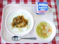 トリニータ丼・牛乳・ジャーマンポテト