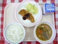 ごはん・牛乳・魚のフライ・キャベツ・豚汁