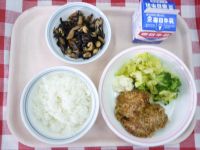 ごはん・牛乳・とりにくのパン粉焼き・添え野菜・ひじきの煮物