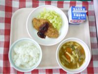 ごはん・牛乳・魚のフライ・ボイルキャベツ・カレーうどん