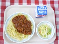 ミートスパゲティ・牛乳・ツナサラダ