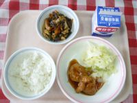 ごはん・牛乳・とりにくの梅肉焼き・ボイルキャベツ・こんにゃくのきんぴら