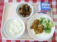 ごはん・牛乳・とりにくのパン粉焼き・添え野菜・ひじきの煮物