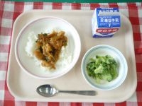 トリニータ丼・牛乳・ブロッコリーのじゃこﾊﾞﾀｰ