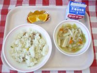 ウインナーピラフ・牛乳・野菜スープ・オレンジ