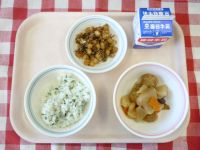 わかめごはん・牛乳・だいこんの煮物・大豆とじゃこの揚げに