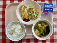 ごはん・牛乳・ささみのてんぷら・はるさめサラダ・かき卵汁
