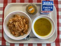 チキンライス・牛乳・かぼちゃのポタージュ・タルト