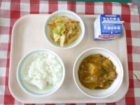 ごはん・牛乳・豆腐のカレー煮・はるさめサラダ