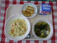 チャーハン・牛乳・あげぎょうざ・中華スープ