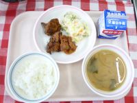 ごはん・牛乳・からあげ・ポテトサラダ・みそ汁